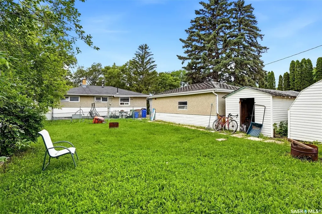 15 Ottawa Place Regina SK S4R 2V6
