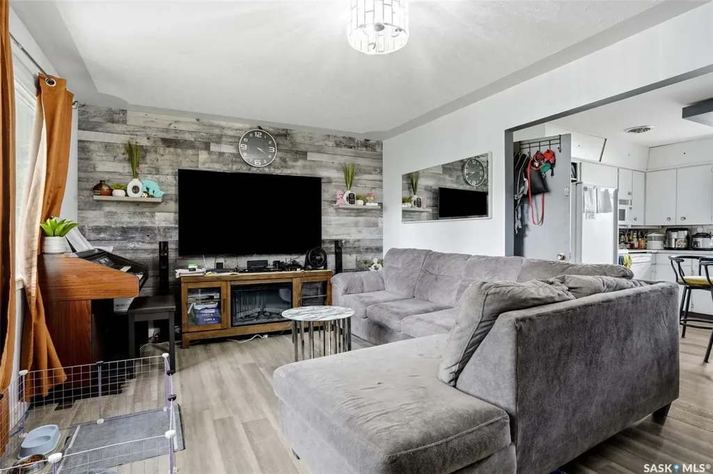 15 Ottawa Place Regina SK S4R 2V6
