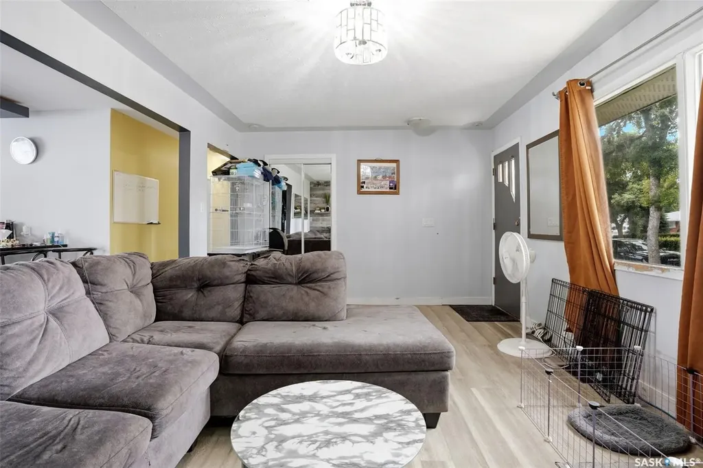 15 Ottawa Place Regina SK S4R 2V6