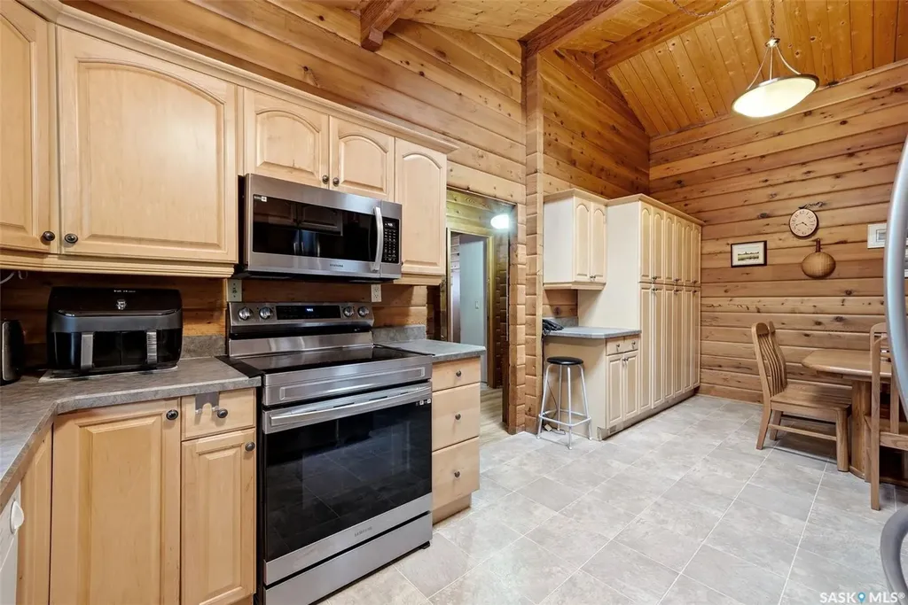 1202 Catley Bay N Regina SK S4X 3A2