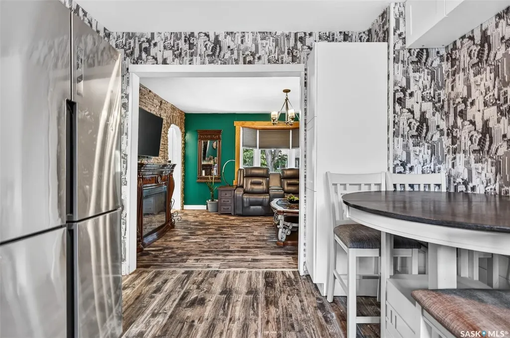 653 Duffield Street W Moose Jaw SK S6H 5J2