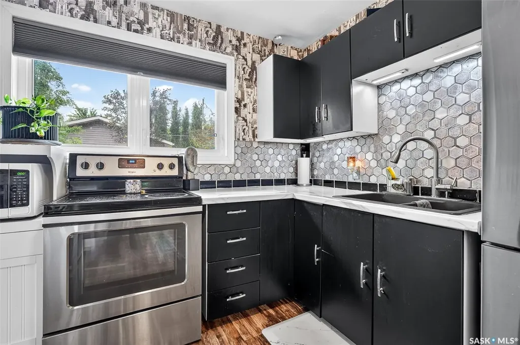 653 Duffield Street W Moose Jaw SK S6H 5J2