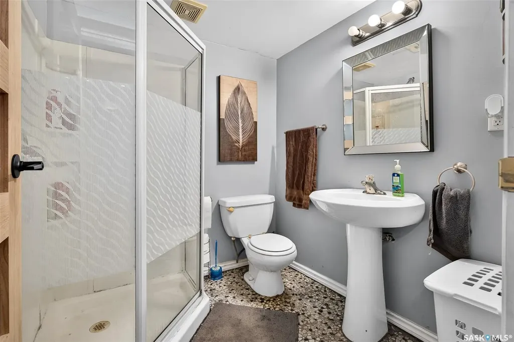 653 Duffield Street W Moose Jaw SK S6H 5J2