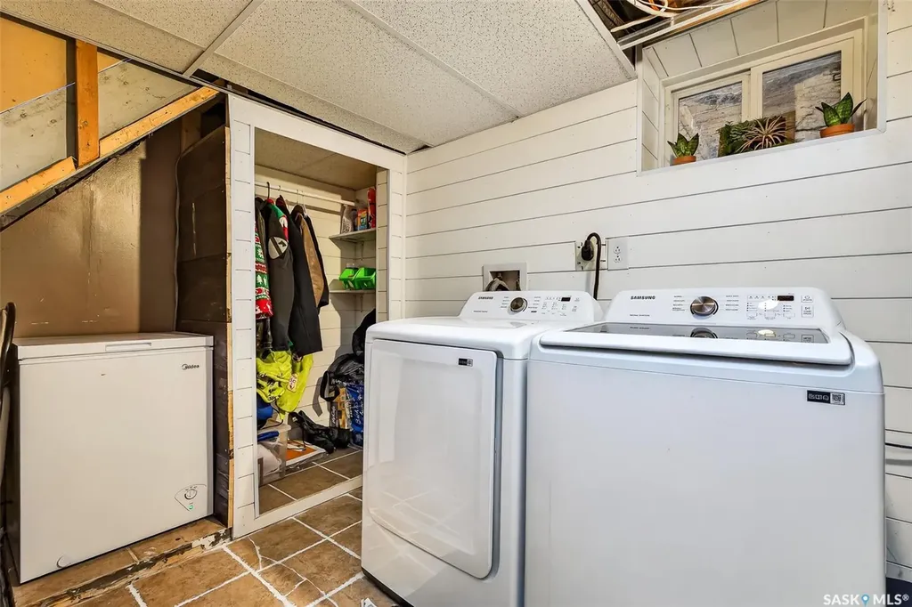653 Duffield Street W Moose Jaw SK S6H 5J2