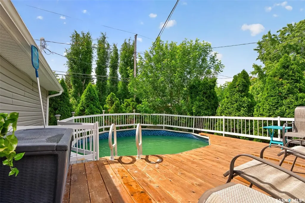 653 Duffield Street W Moose Jaw SK S6H 5J2