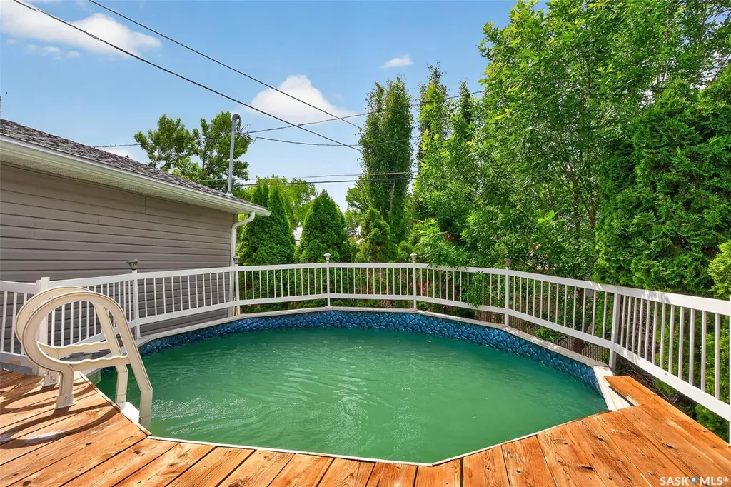653 Duffield Street W Moose Jaw SK S6H 5J2