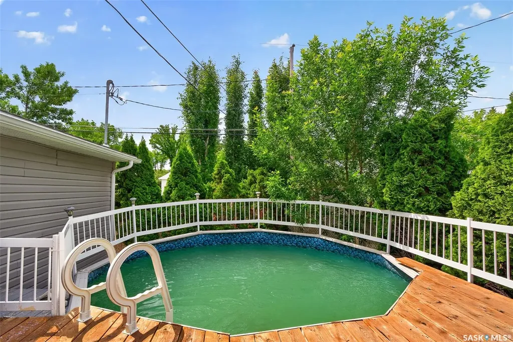 653 Duffield Street W Moose Jaw SK S6H 5J2