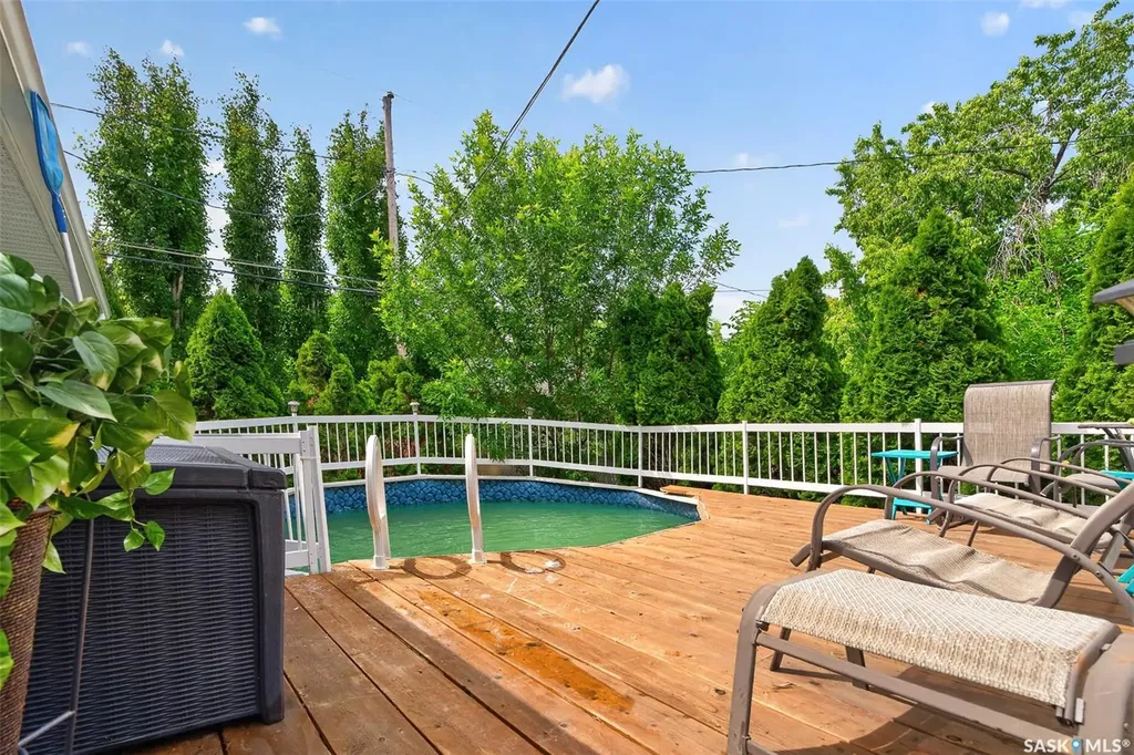 653 Duffield Street W Moose Jaw SK S6H 5J2