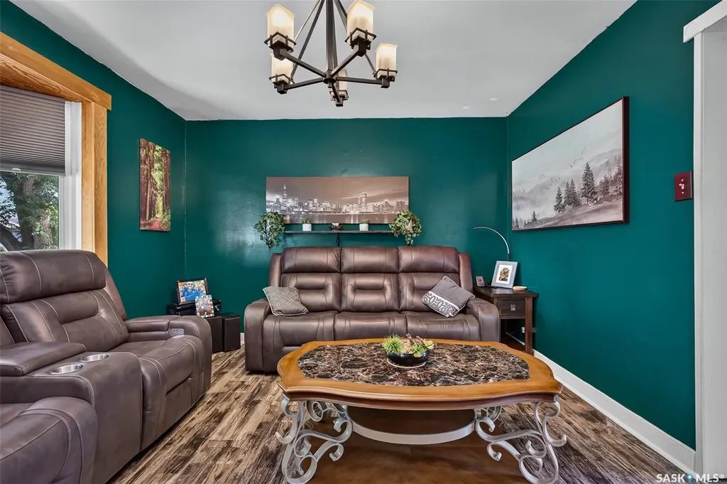 653 Duffield Street W Moose Jaw SK S6H 5J2
