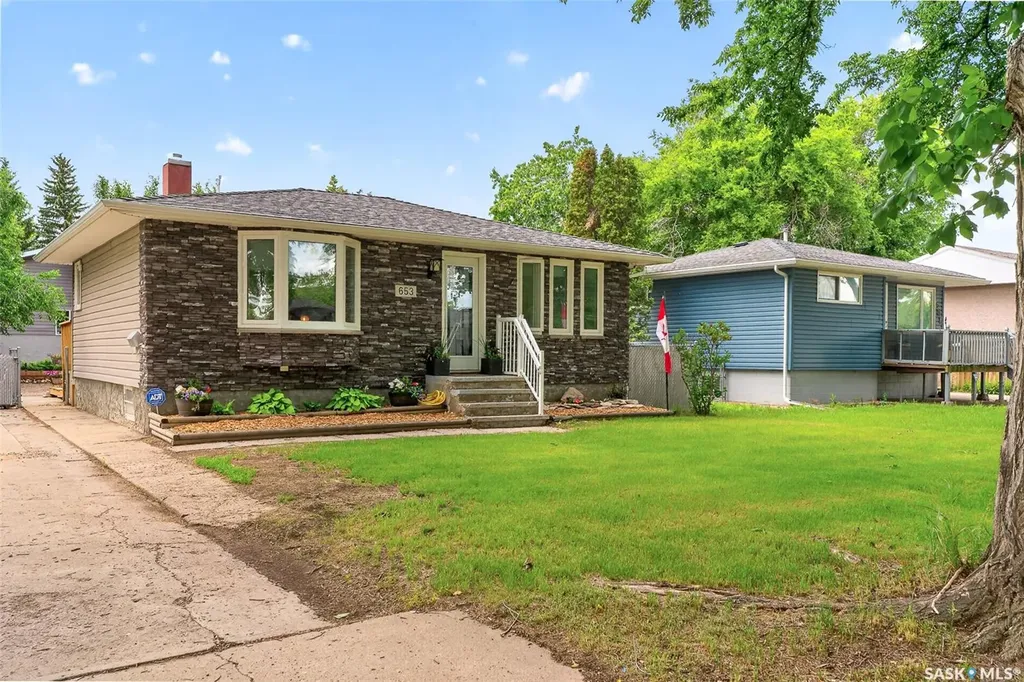 653 Duffield Street W Moose Jaw SK S6H 5J2
