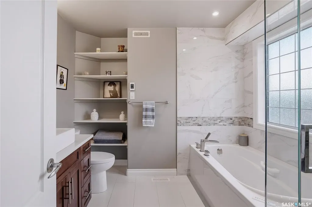 231 Brookshire Crescent Saskatoon SK S7V 1H2