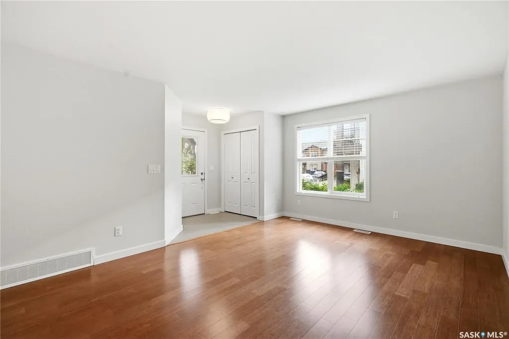 1015 Patrick Crescent Saskatoon SK S7W 0M4