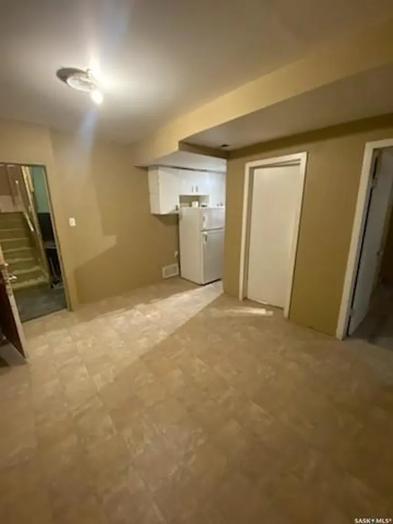 626 Mctavish Street Regina SK S4T 3T5