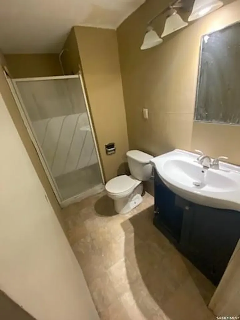 626 Mctavish Street Regina SK S4T 3T5