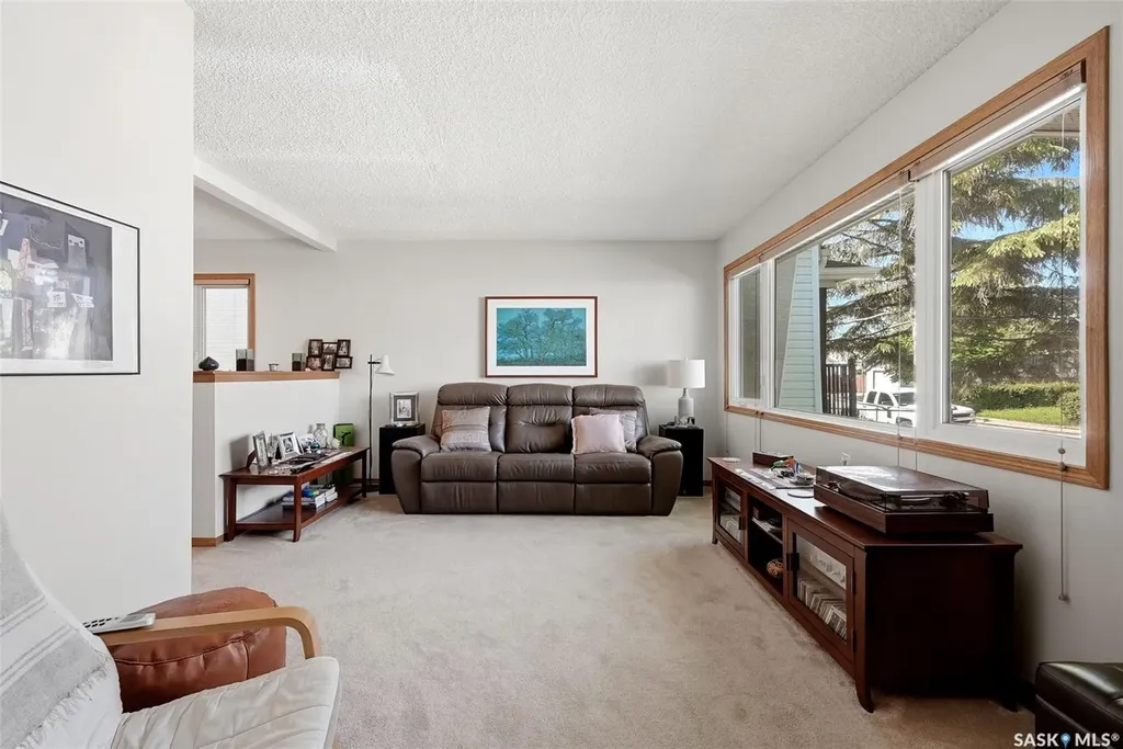 2339 Reynolds Street Regina SK S4N 3N6