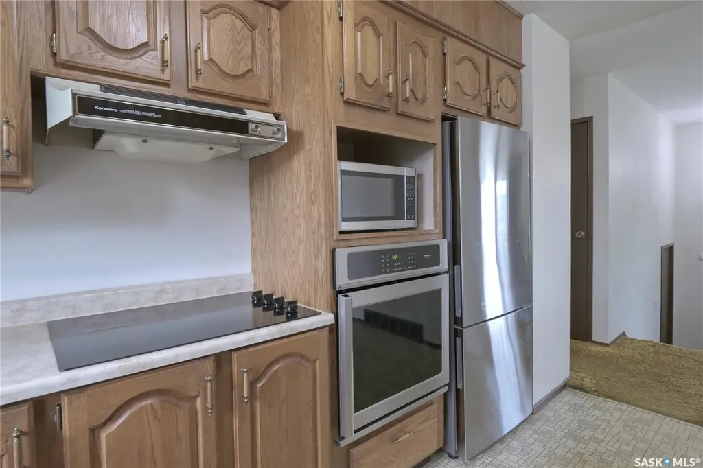 951 Grandview Street W Moose Jaw SK S6H 5M1