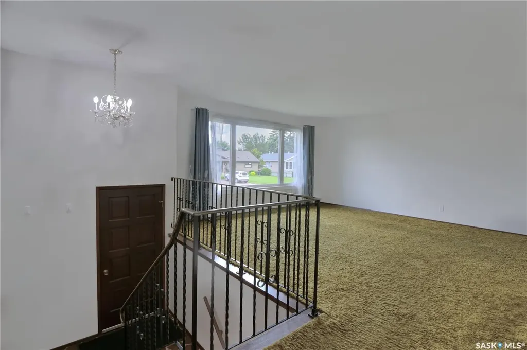 951 Grandview Street W Moose Jaw SK S6H 5M1