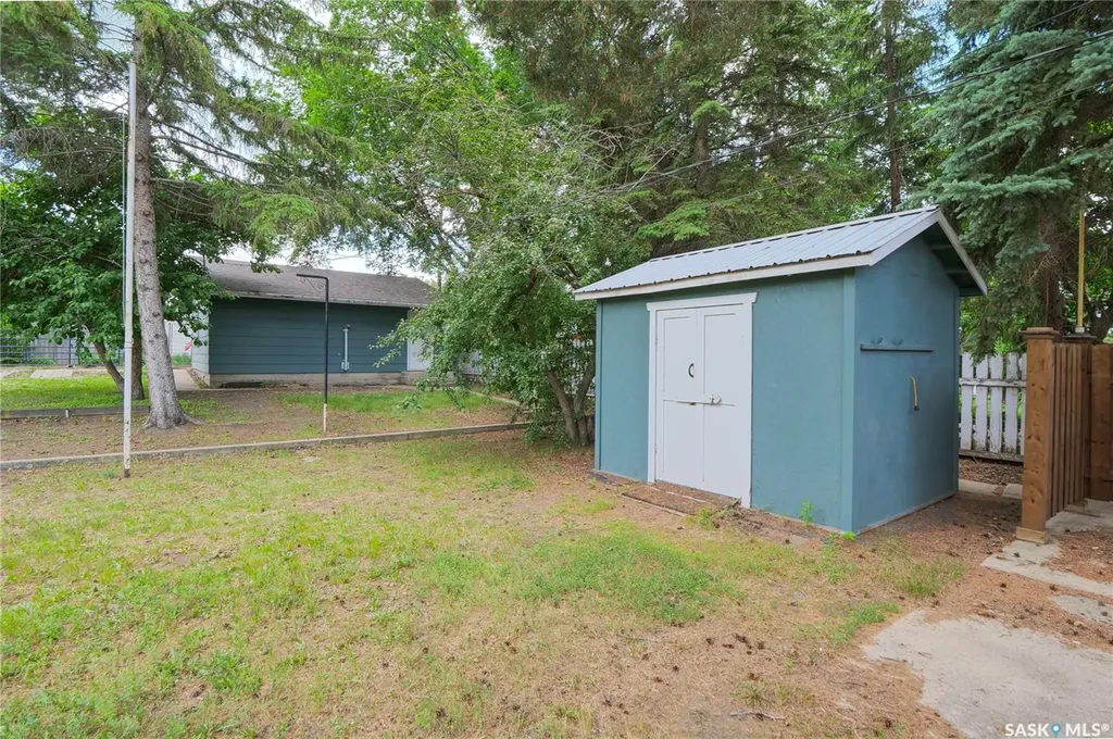 951 Grandview Street W Moose Jaw SK S6H 5M1