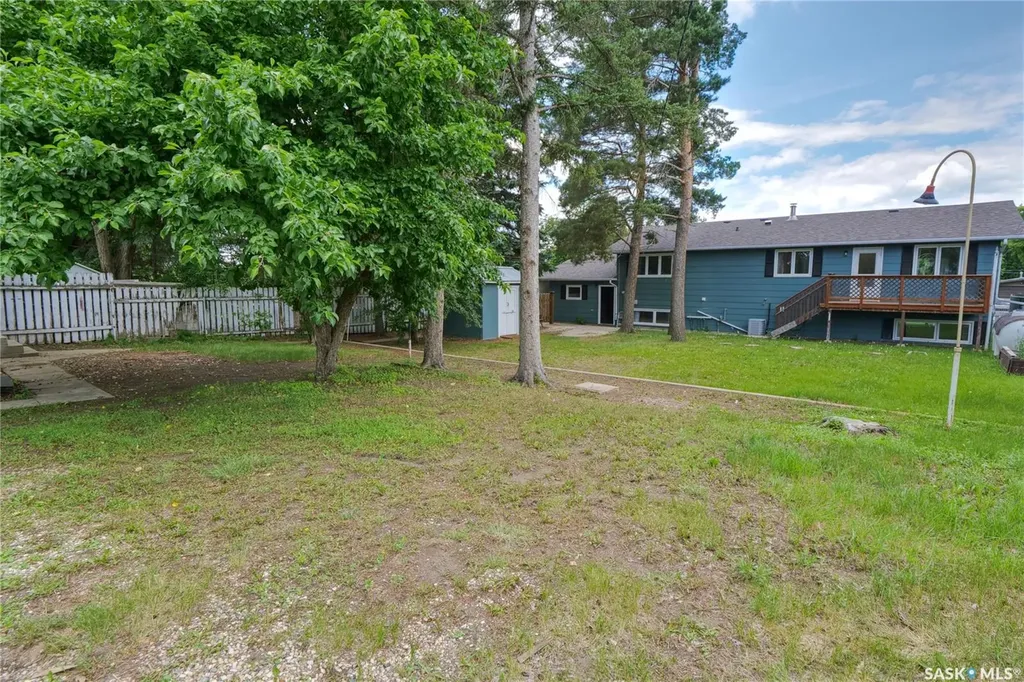 951 Grandview Street W Moose Jaw SK S6H 5M1