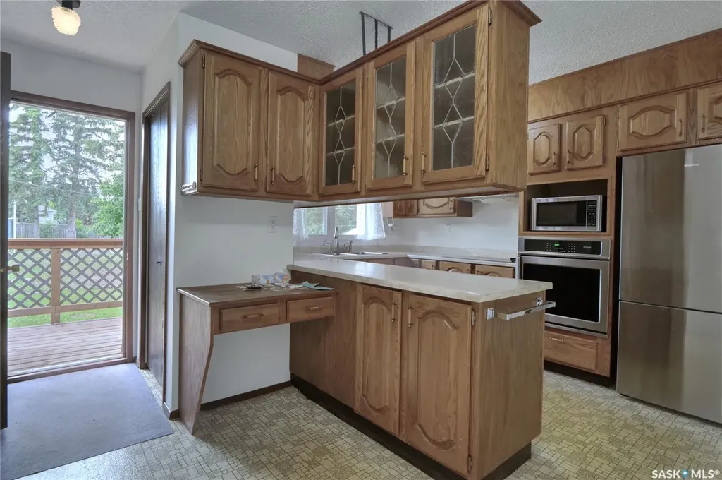 951 Grandview Street W Moose Jaw SK S6H 5M1