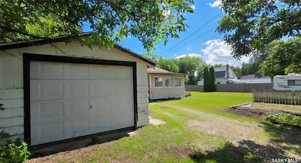 307 1st Street E Wilkie SK S0K 4W0