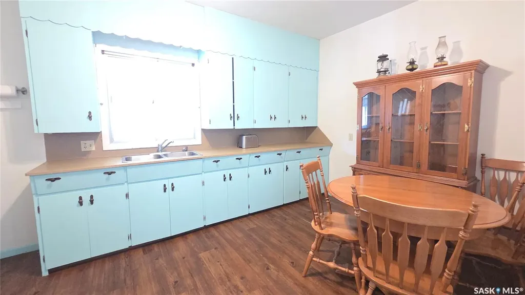 307 1st Street E Wilkie SK S0K 4W0