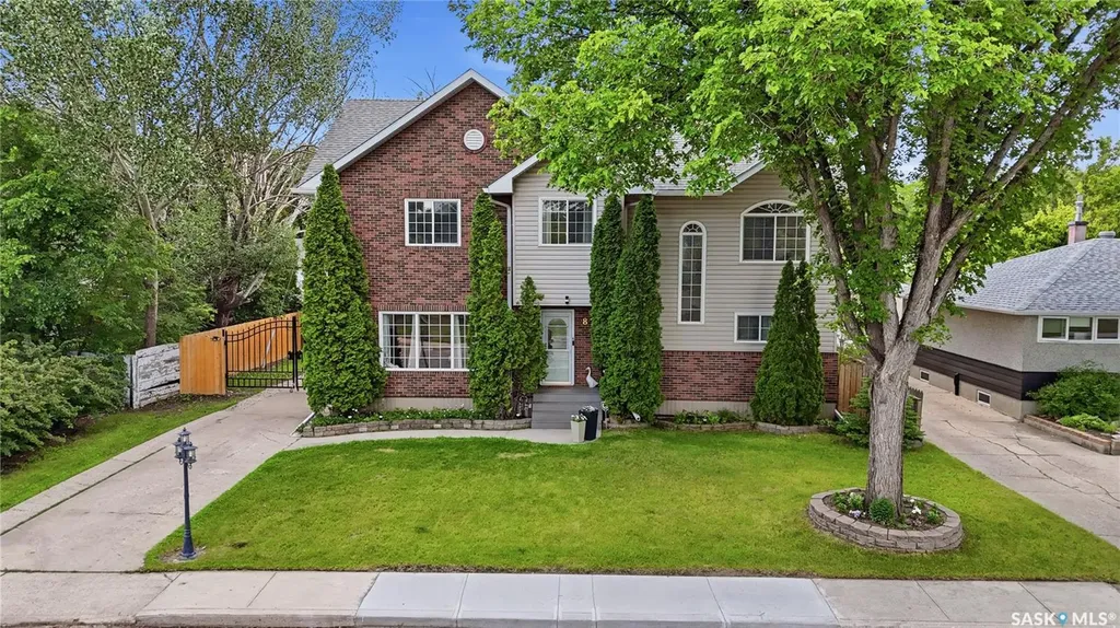 87 Yarnton Crescent Regina SK S4R 4A4
