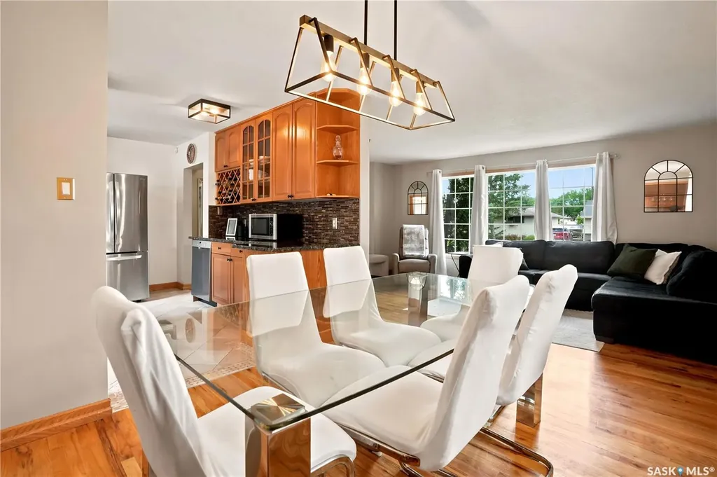 87 Yarnton Crescent Regina SK S4R 4A4