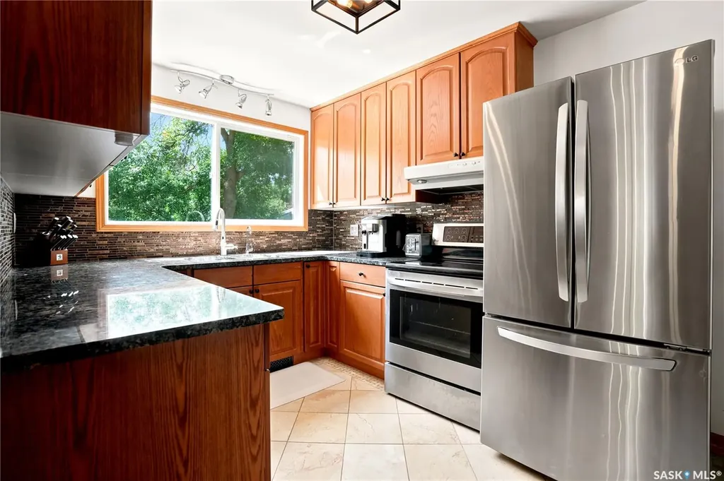 87 Yarnton Crescent Regina SK S4R 4A4