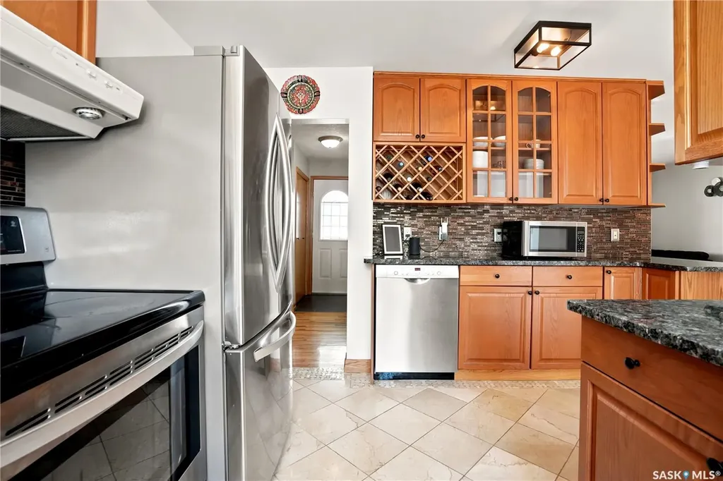 87 Yarnton Crescent Regina SK S4R 4A4