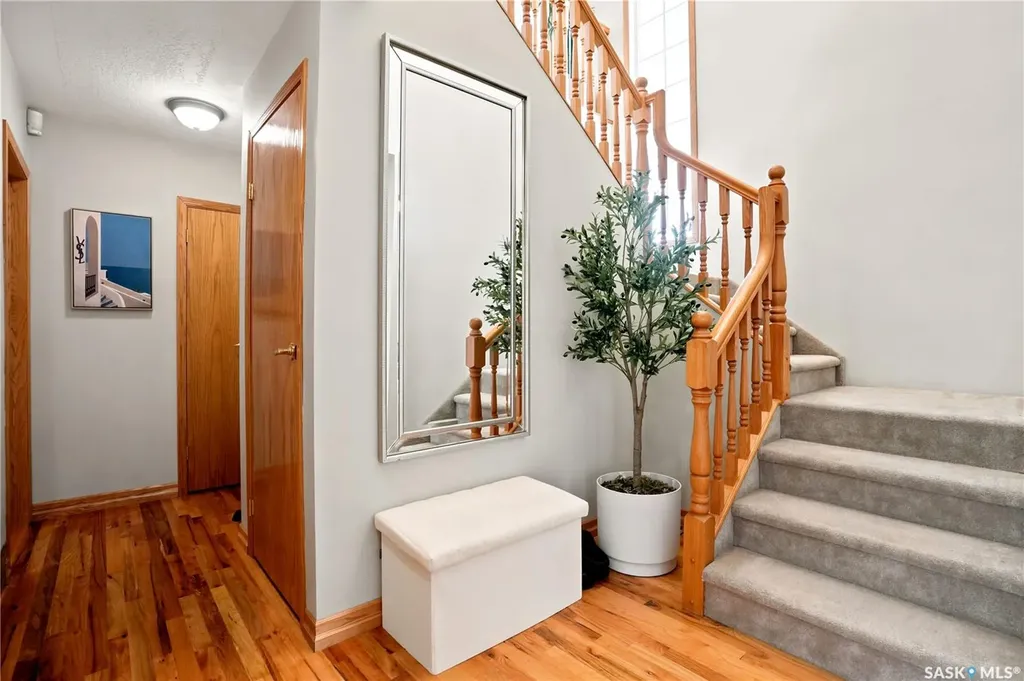 87 Yarnton Crescent Regina SK S4R 4A4