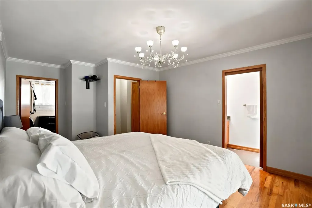 87 Yarnton Crescent Regina SK S4R 4A4