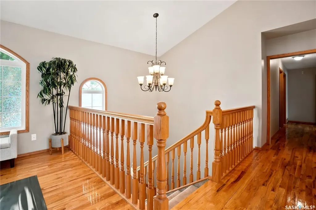 87 Yarnton Crescent Regina SK S4R 4A4