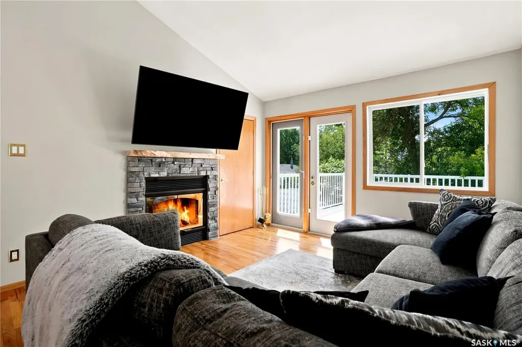 87 Yarnton Crescent Regina SK S4R 4A4