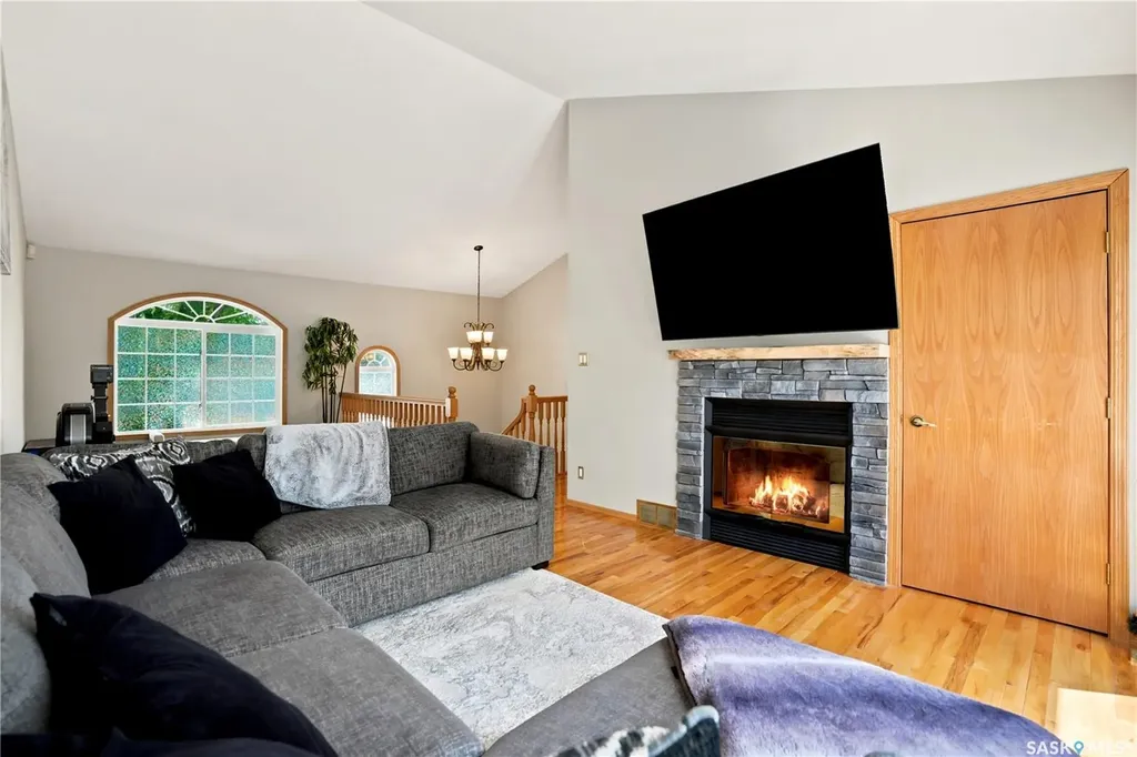 87 Yarnton Crescent Regina SK S4R 4A4