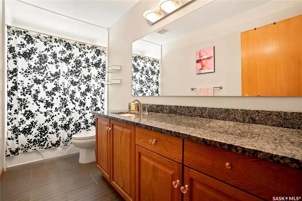 87 Yarnton Crescent Regina SK S4R 4A4