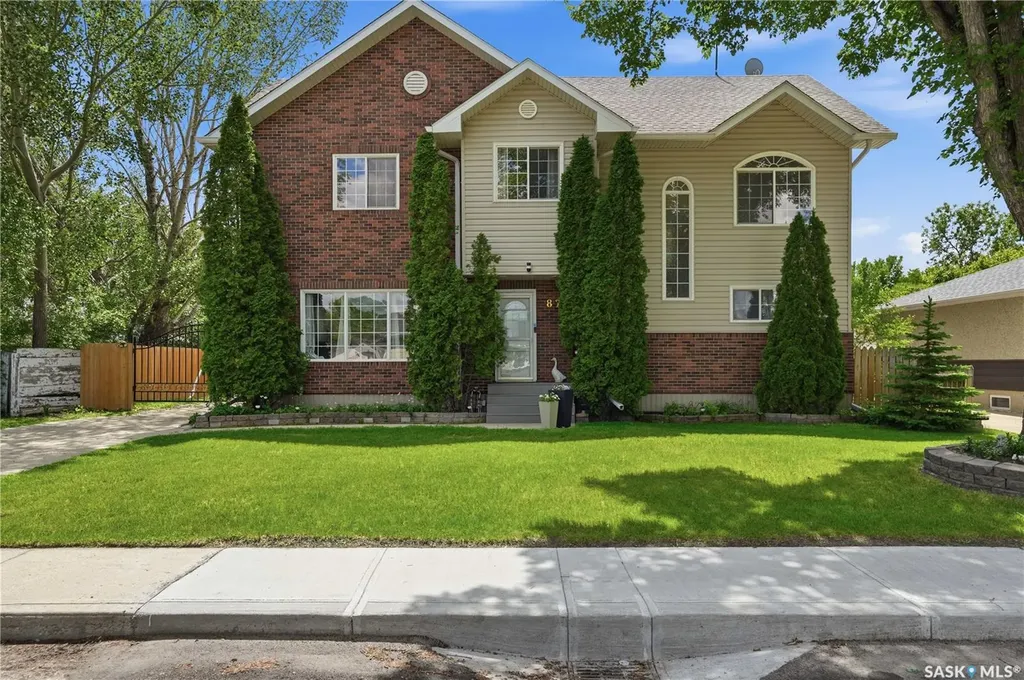 87 Yarnton Crescent Regina SK S4R 4A4