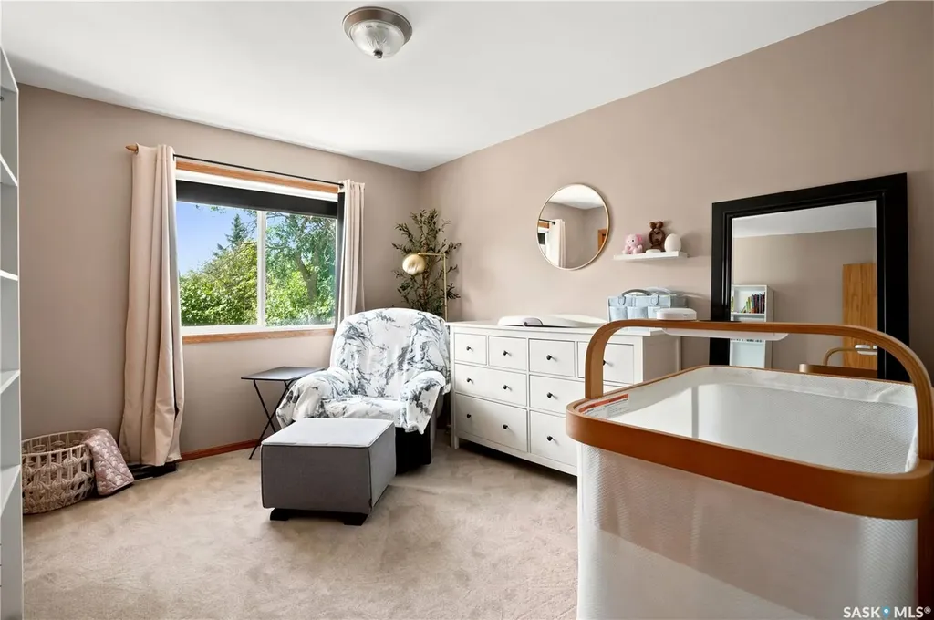 87 Yarnton Crescent Regina SK S4R 4A4