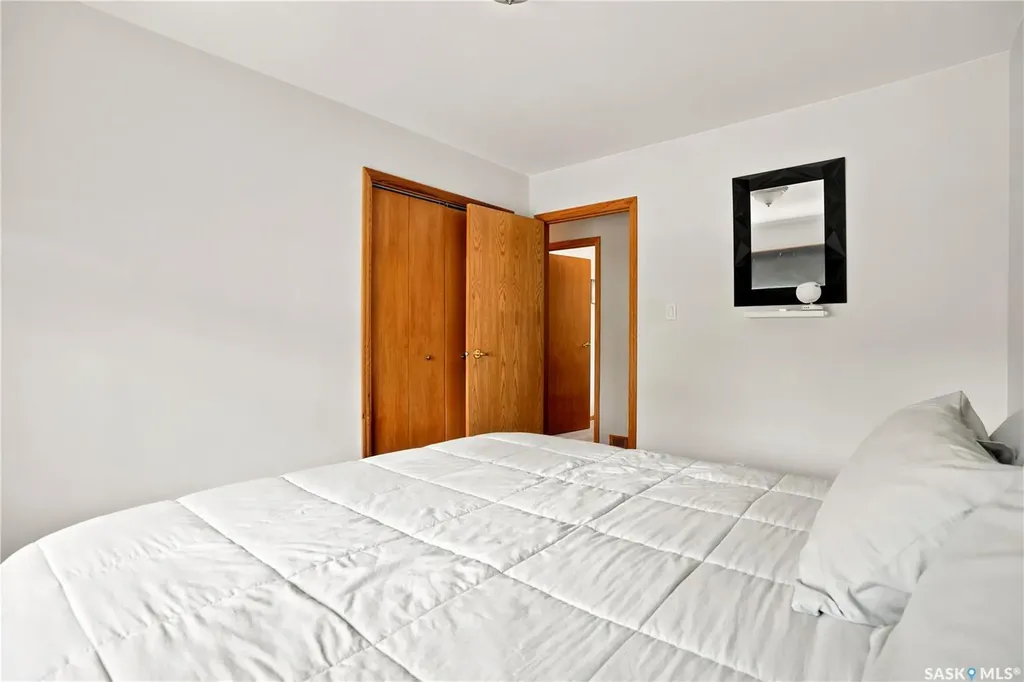 87 Yarnton Crescent Regina SK S4R 4A4