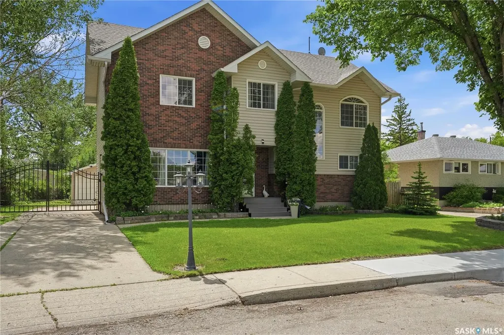 87 Yarnton Crescent Regina SK S4R 4A4
