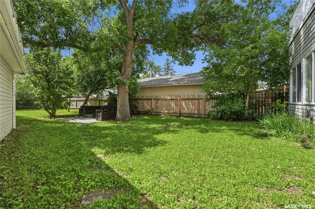 87 Yarnton Crescent Regina SK S4R 4A4