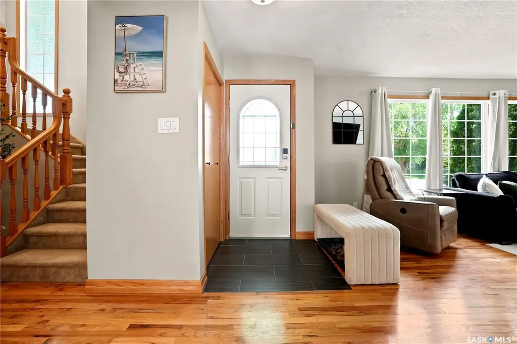 87 Yarnton Crescent Regina SK S4R 4A4