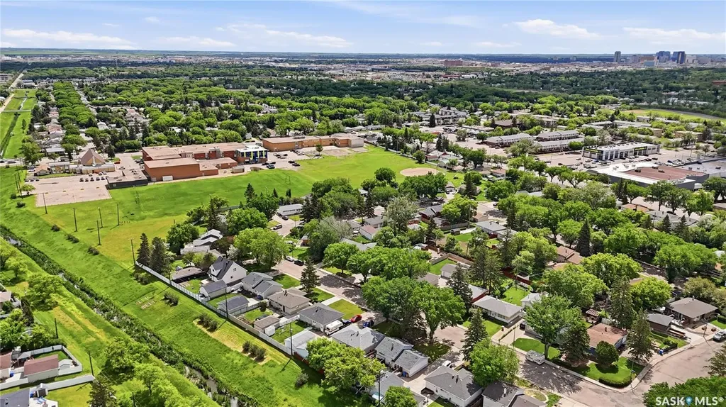 87 Yarnton Crescent Regina SK S4R 4A4