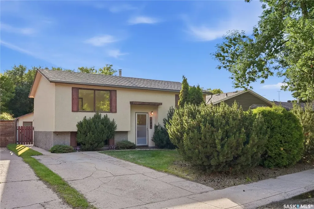 149 Western Crescent Saskatoon SK S7H 4J4