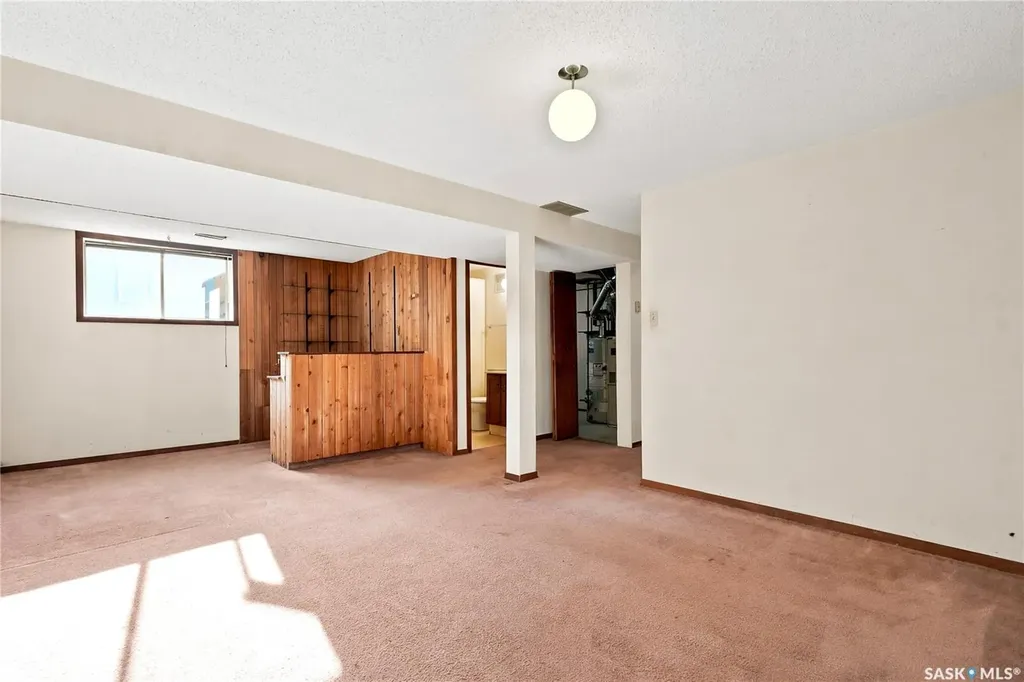 149 Western Crescent Saskatoon SK S7H 4J4