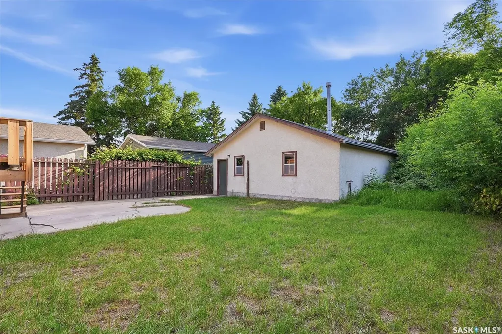 149 Western Crescent Saskatoon SK S7H 4J4