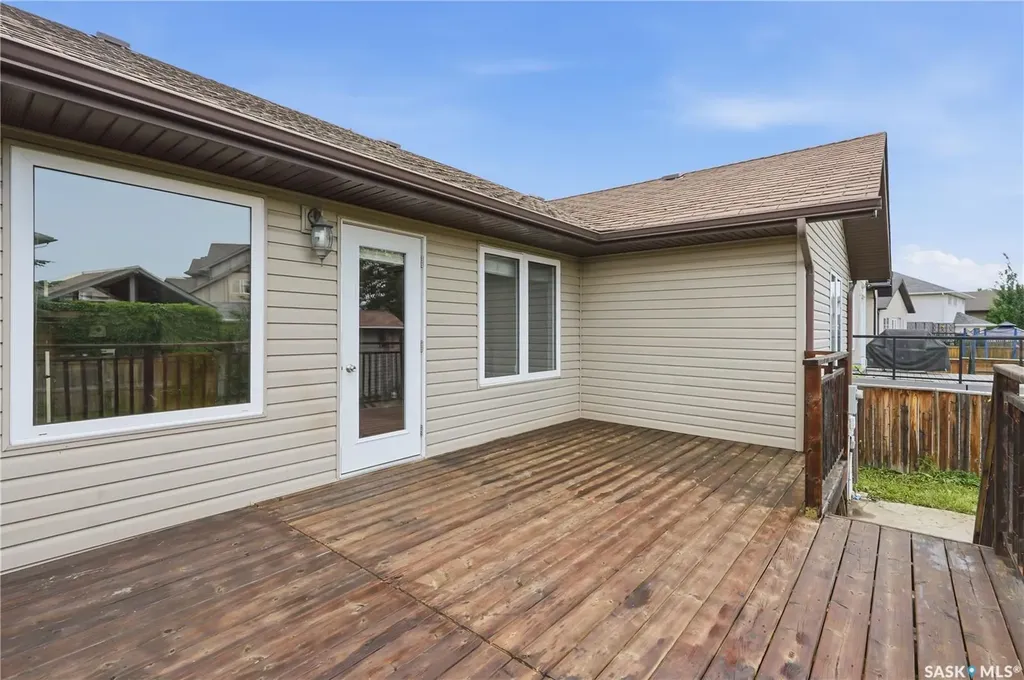 1214 Willowgrove Court Saskatoon SK S7W 0A8