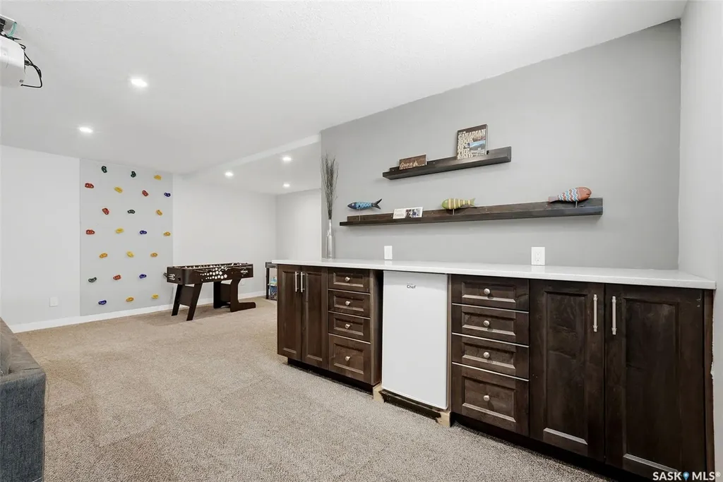6920 Maple Ridge Drive Regina SK S4X 0H9