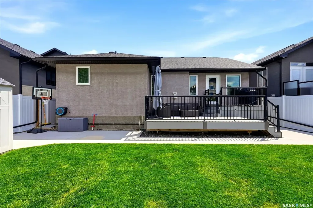 6920 Maple Ridge Drive Regina SK S4X 0H9
