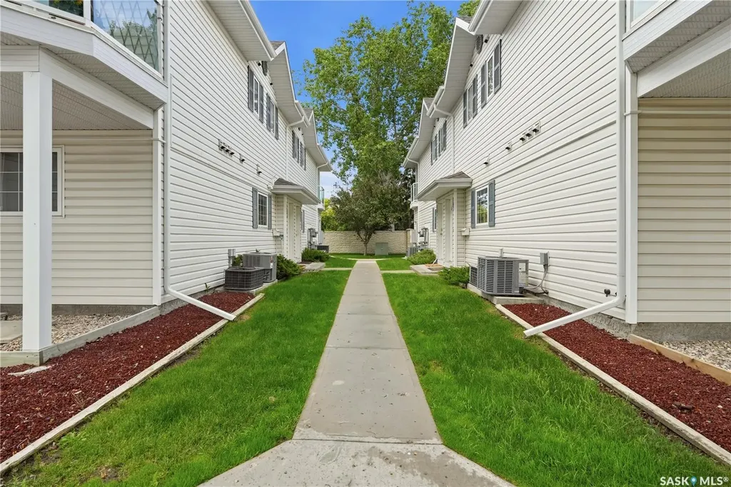 5446 Rochdale Boulevard Regina SK S4X 4P1